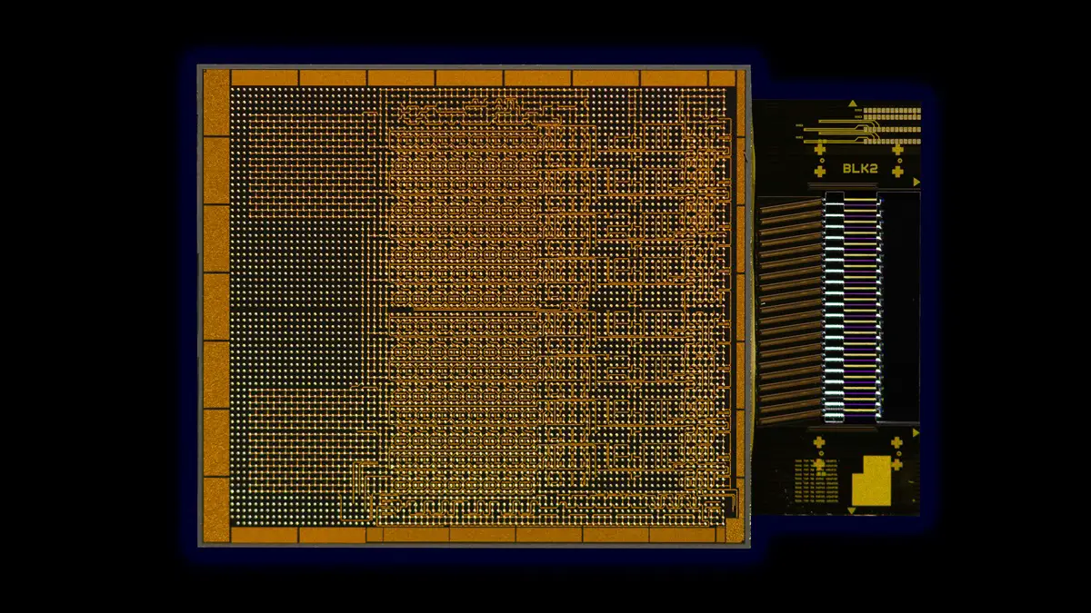 Intel chiplet CPU