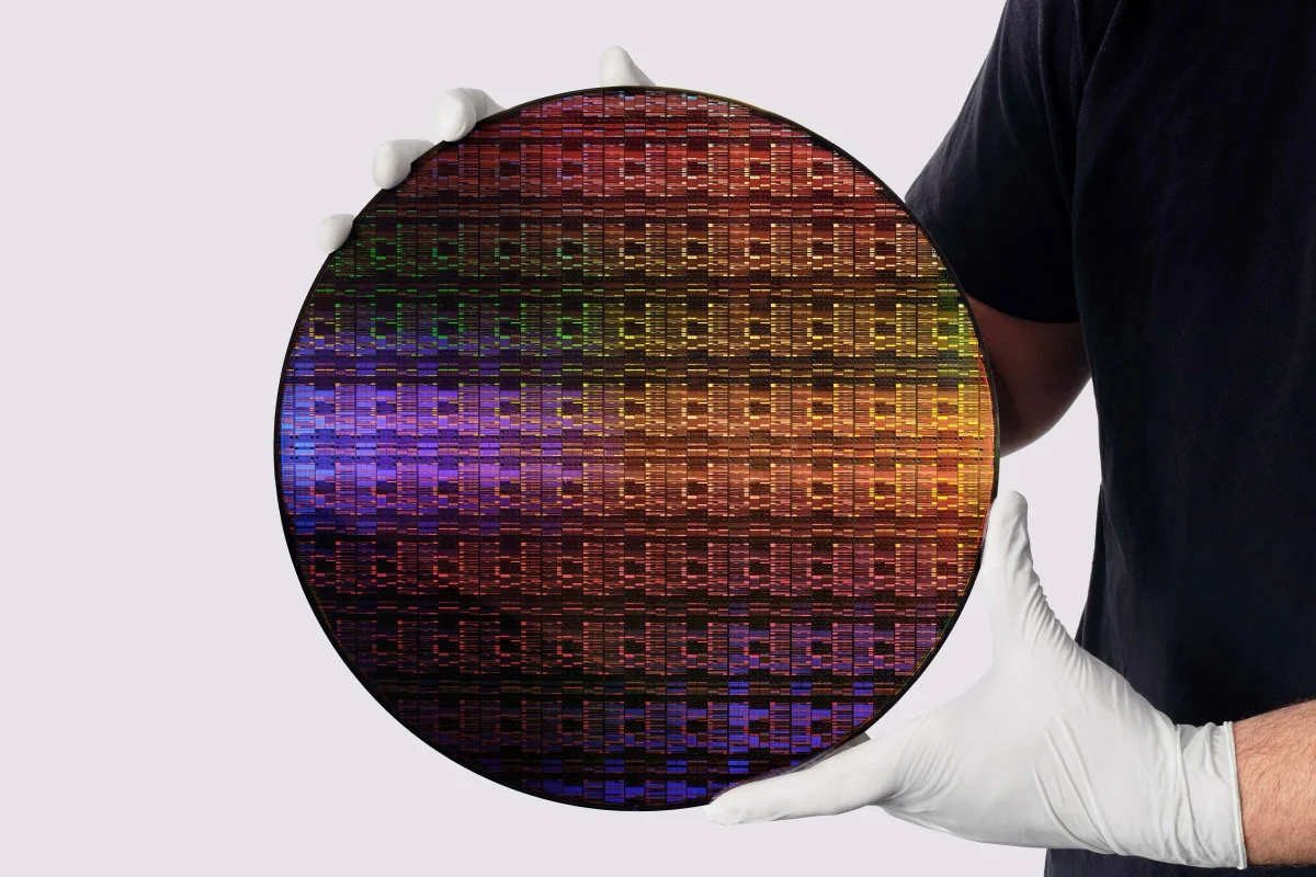 Illustration of the new IBM 0.7nm Nanostack chip architecture representing a sub-1-nanometer semiconductor breakthrough