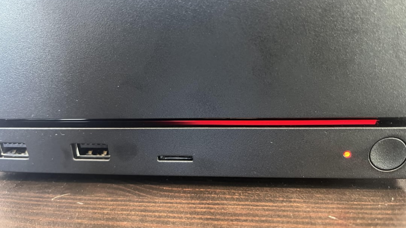 Steam Machine GPU failure indicated by red line of death on ambient LED strip