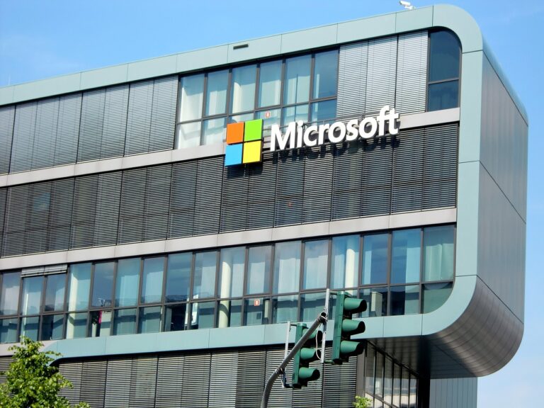 Microsoft Whiteboard deprecation delay data export deadline personal users