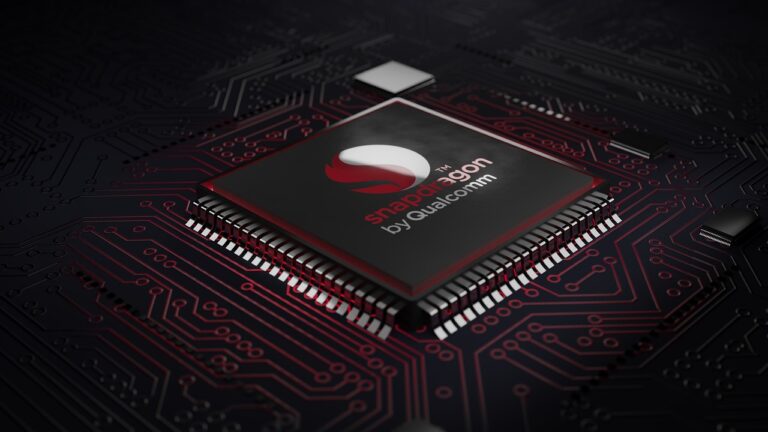 Qualcomm and Apple corporate logos representing the renewed 5G patent license agreement