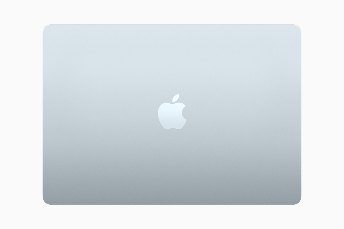 Apple smart camera with edge AI privacy protecting indoor spaces